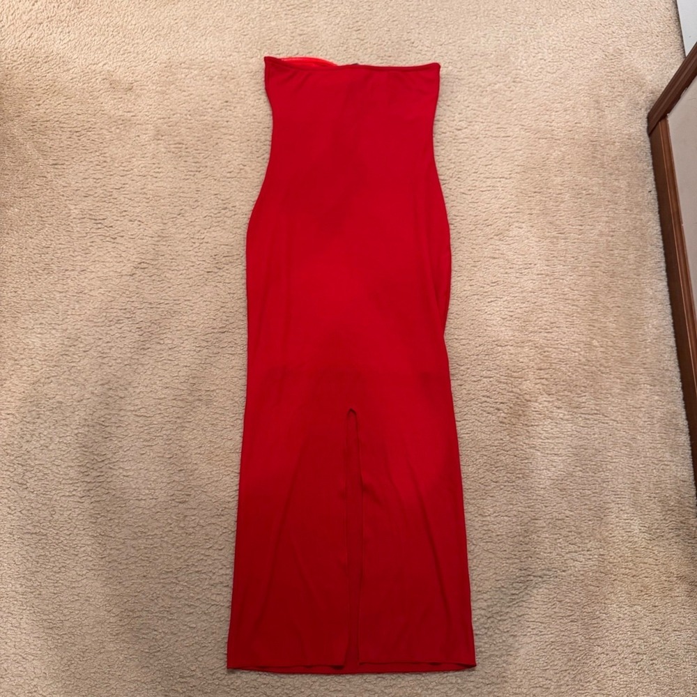 Romantic Red Strapless Twist Front Midi Dress Ribbed Day to Night Date Sz M - Picture 11 of 14